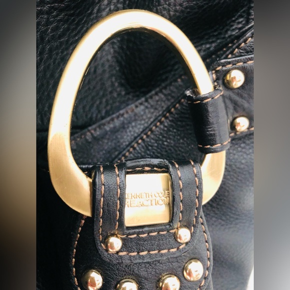 ⭐️5 for $25⭐️Kenneth Cole Reaction Handbag - Black pebble leather - matte gold - Picture 5 of 10